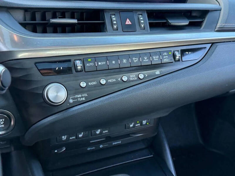 2021 Lexus ES 250