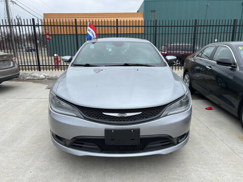 2015 Chrysler 200 for sale at Julian Auto Sales in Warren MI