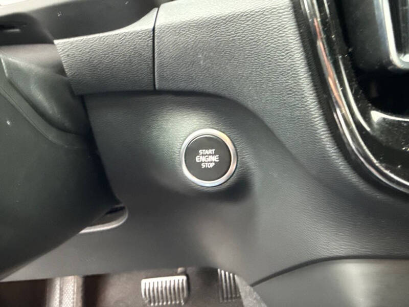 2023 Volvo XC40 B5 Core