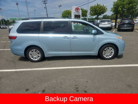 2015 Toyota Sienna