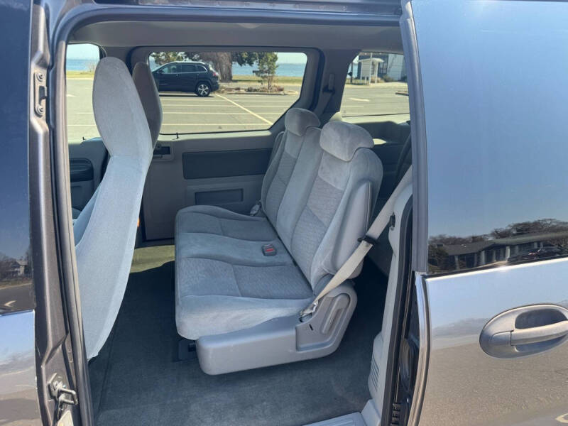 2004 Ford Freestar S
