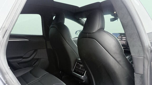2022 Tesla Model S Plaid