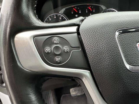 2017 GMC Acadia SLE-2