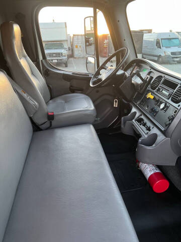 2016 Freightliner M2 106