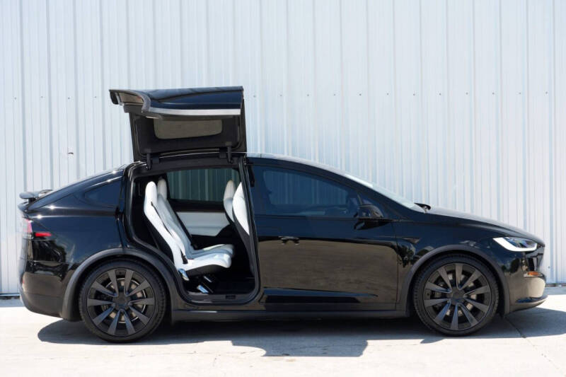 2023 Tesla Model X Standard Range