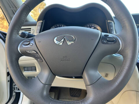 2012 Infiniti M37