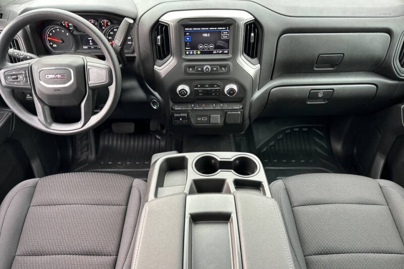 2025 GMC Sierra 2500HD Pro