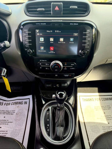 2016 Kia Soul +