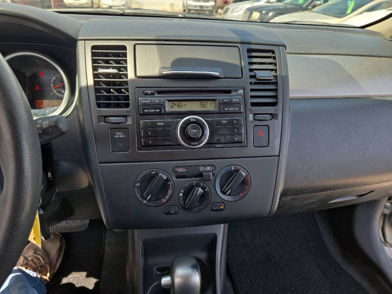 2011 Nissan Versa 1.8 S