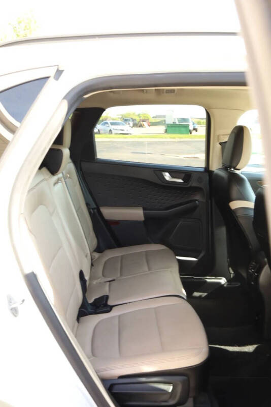 2020 Ford Escape Titanium