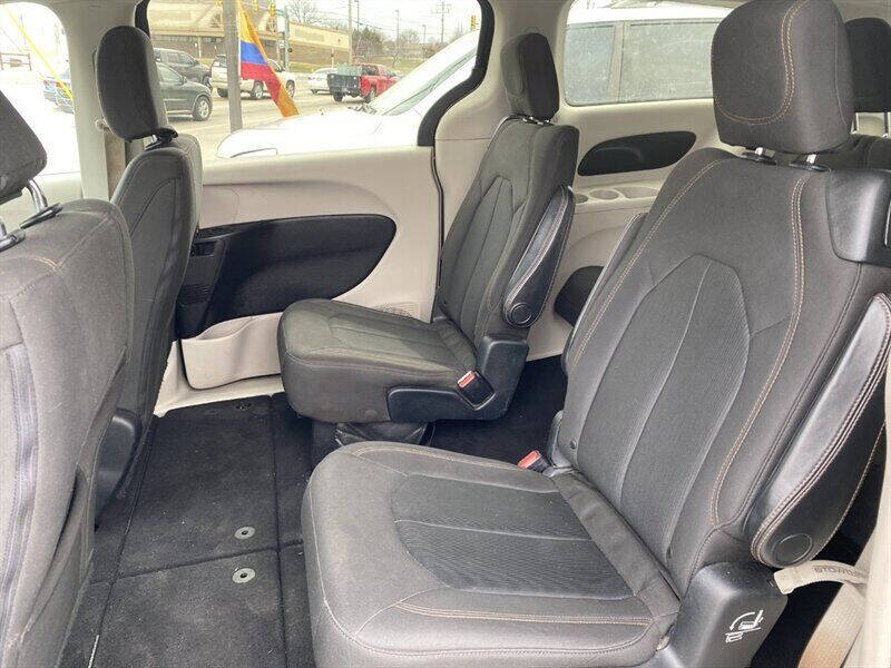 2017 Chrysler Pacifica LX