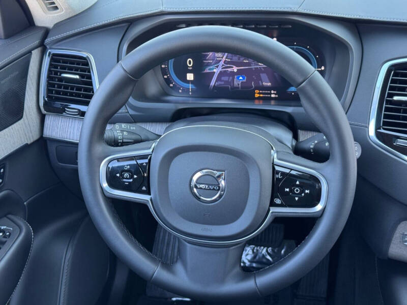 2023 Volvo XC90 Recharge T8 Ultimate Bright Theme 6P