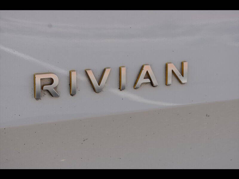 2023 Rivian R1S Adventure