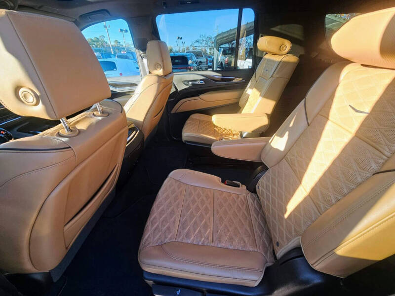 2022 Cadillac Escalade ESV Premium Luxury