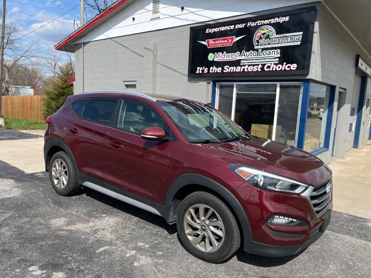 2017 Hyundai TUCSON for sale at Midwest Auto Loans in Davenport, IA