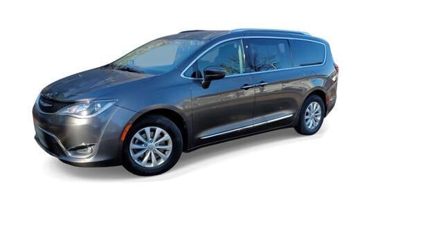 2018 Chrysler Pacifica for sale at Bowman Auto Center in Clarkston, MI