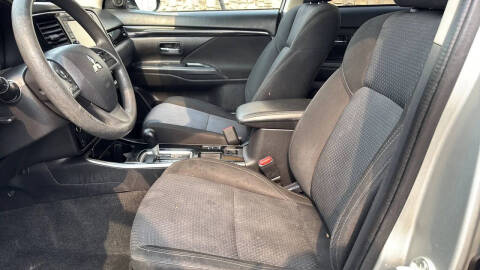 2020 Mitsubishi Outlander ES