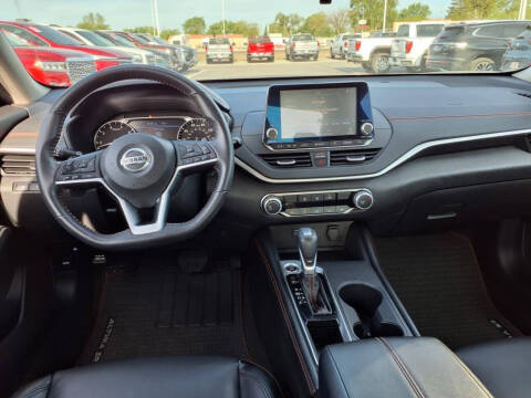 2022 Nissan Altima 2.5 SR