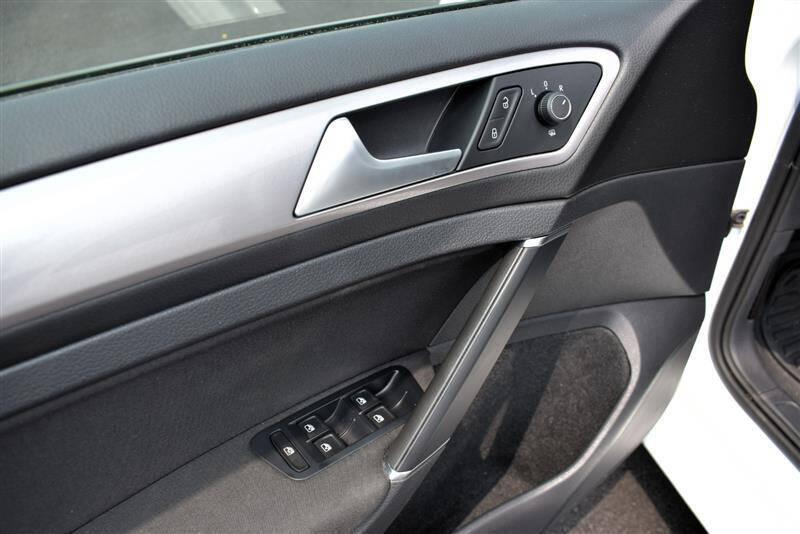 2016 Volkswagen e-Golf SE