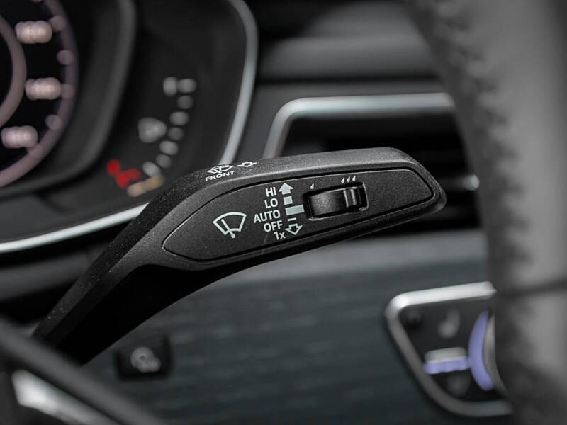 2018 Audi A4 2.0T quattro Prestige