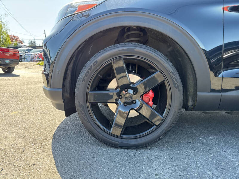 Used 2020 Ford Explorer Platinum with VIN 1FM5K8HC1LGA45209 for sale in Edmonds, WA