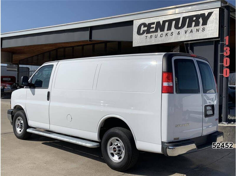 2024 GMC Savana 2500