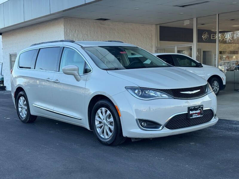 2017 Chrysler Pacifica Touring-L