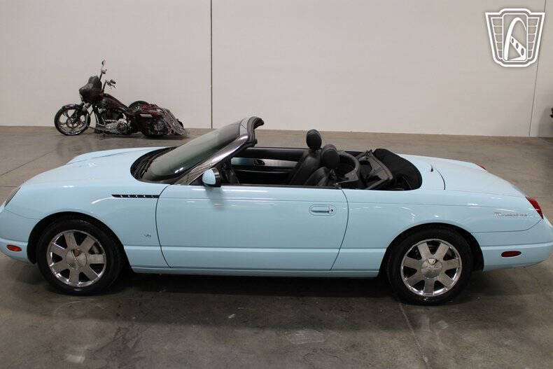 2003 Ford Thunderbird
