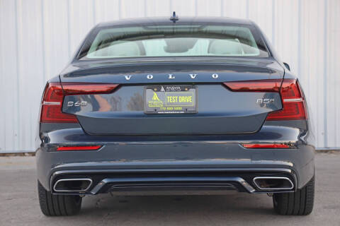 2022 Volvo S60 B5 Momentum