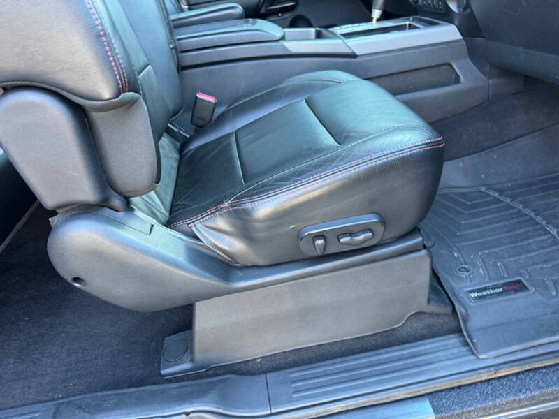 2012 Nissan Titan SV