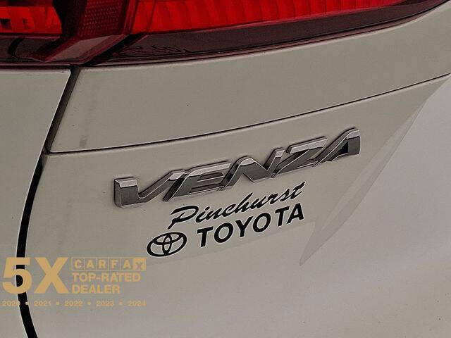 2022 Toyota Venza LE