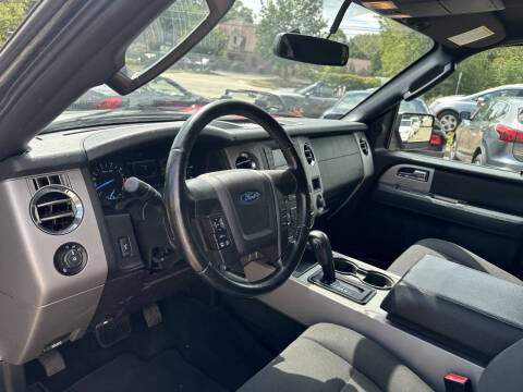 2017 Ford Expedition EL XLT