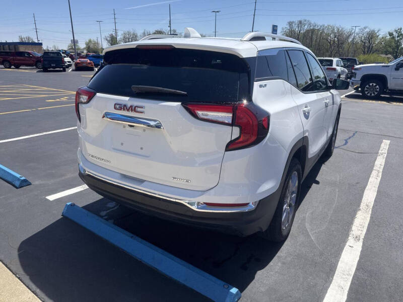 2022 GMC Terrain SLT