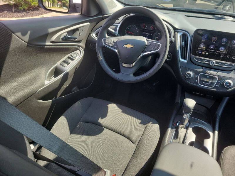 2025 Chevrolet Malibu LS