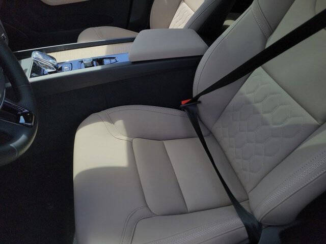 2026 Volvo XC60 B5 Core