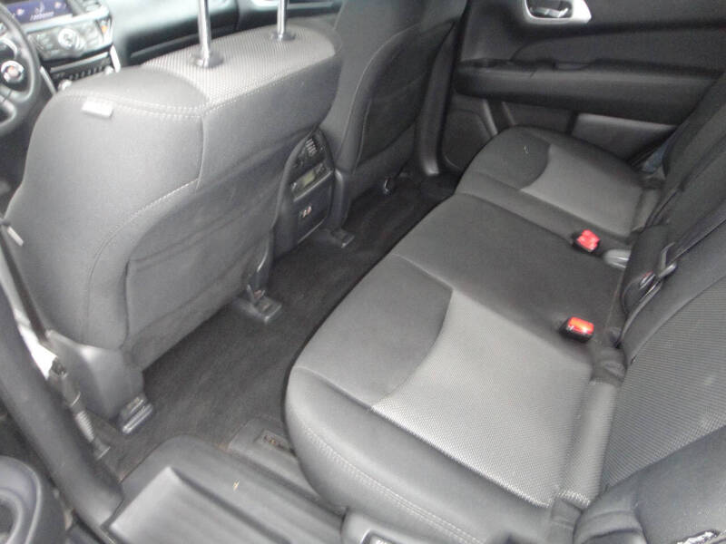 2019 Nissan Pathfinder S