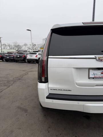 2017 Cadillac Escalade Platinum