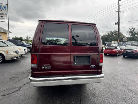 2004 Ford E-Series E-350 SD XLT