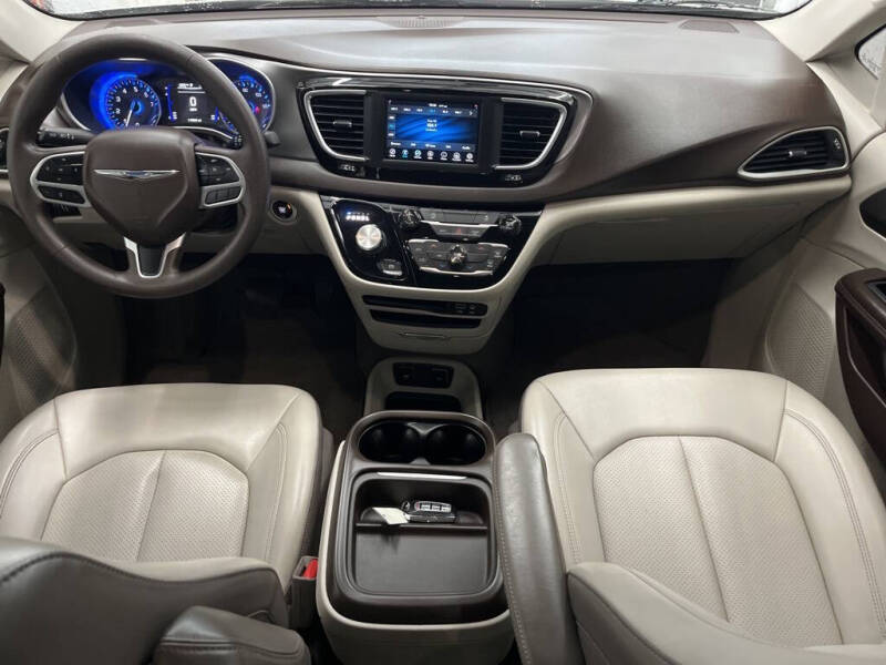 2020 Chrysler Voyager LXi