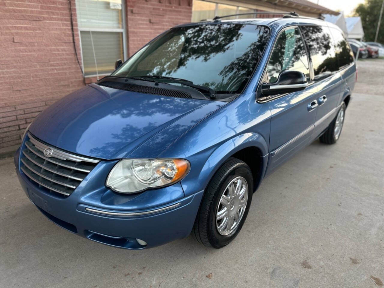 2007 Chrysler Town and Country for sale at Auto Haven in Irving, TX