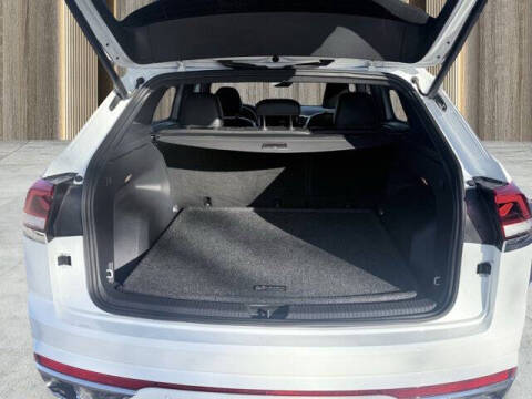 2021 Volkswagen Atlas Cross Sport V6 SE R-Line