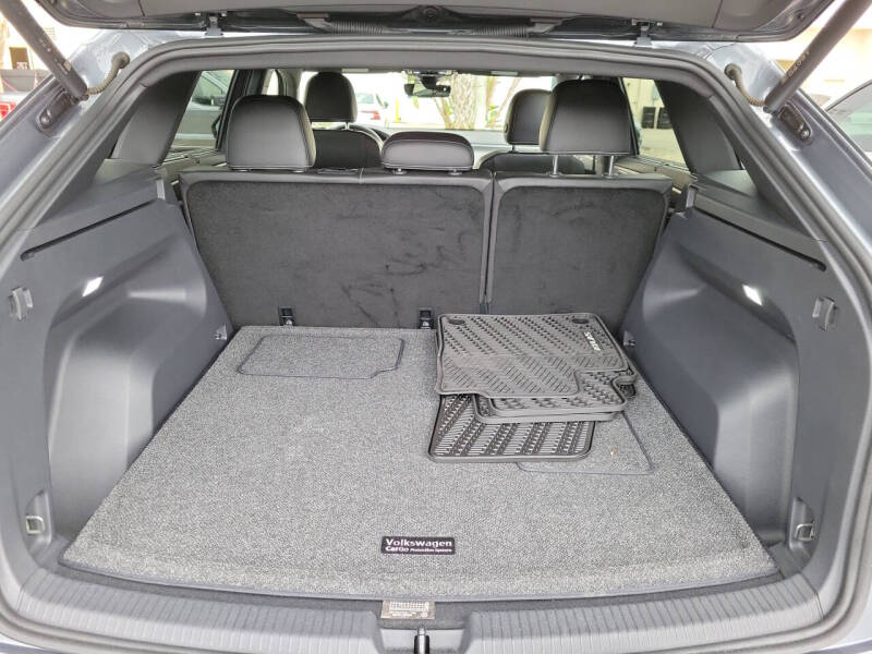 2024 Volkswagen Atlas Cross Sport SE