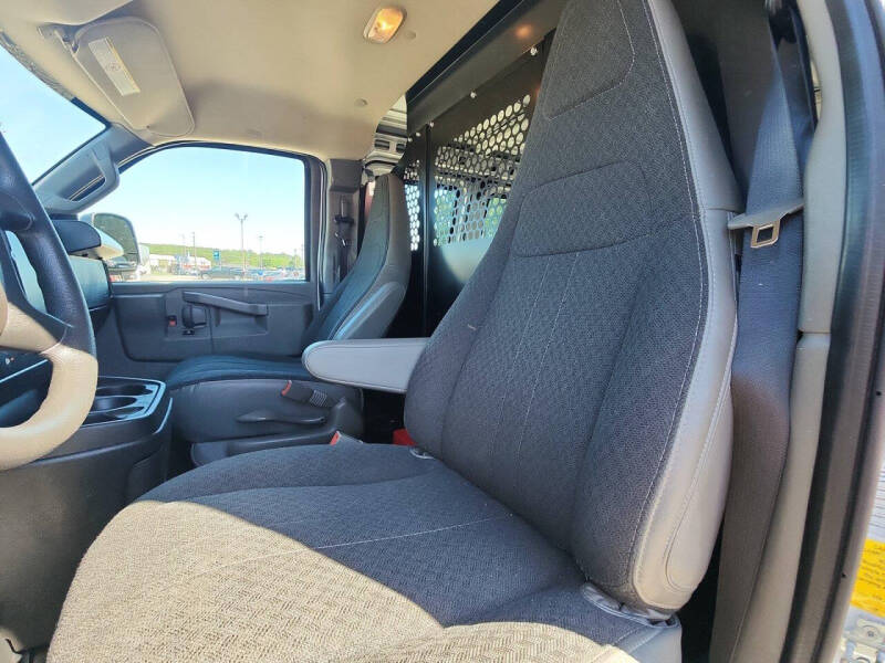 2025 GMC Savana 2500