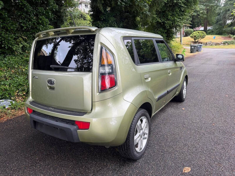 2010 Kia Soul +