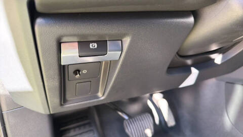 2024 Land Rover Defender 130 P400 X-Dynamic SE