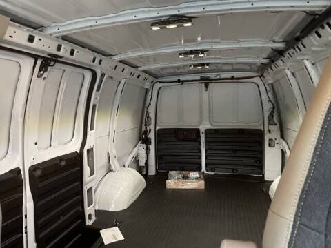 2025 Chevrolet Express 2500