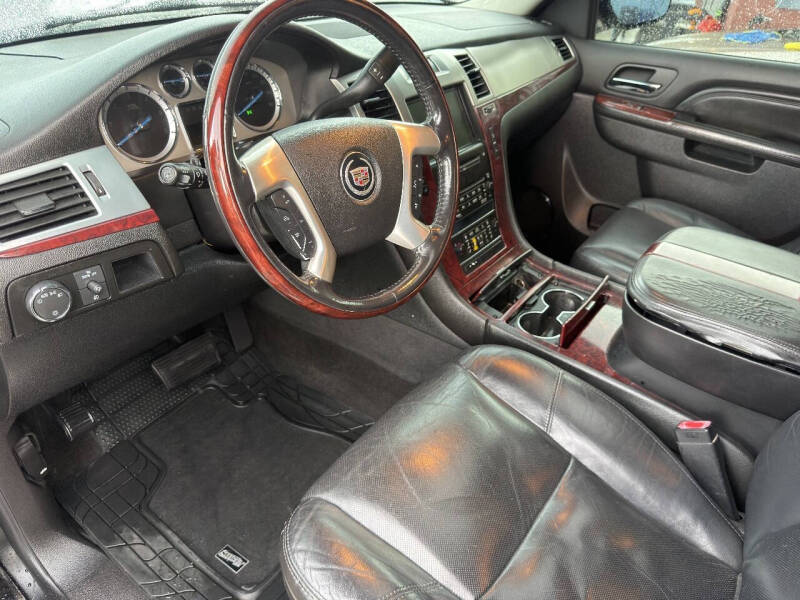2010 Cadillac Escalade Luxury