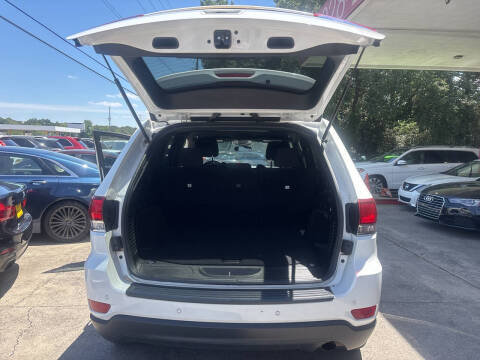 2020 Jeep Grand Cherokee Laredo E