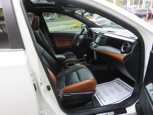 2017 Toyota RAV4 SE