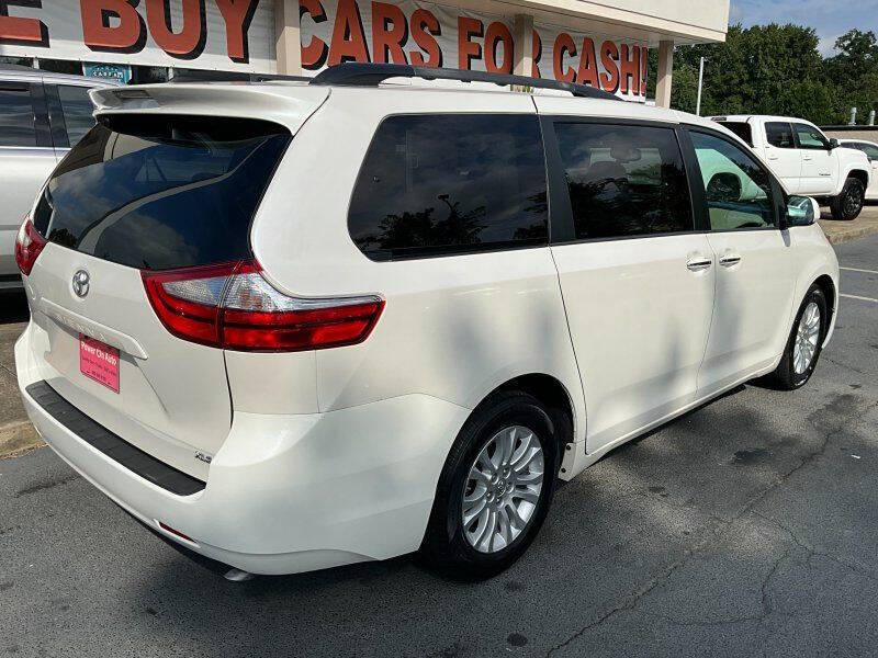 2015 Toyota Sienna XLE 8-Passenger